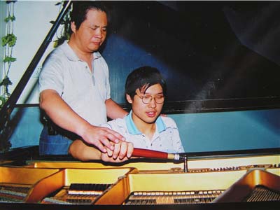 李任炜：用手“触摸”音乐